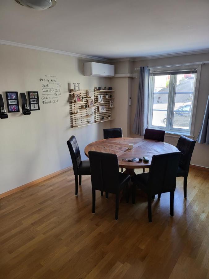Apartament Sentrumsleilighet Med Gratis Parkering Til Leie Arendal Zewnętrze zdjęcie