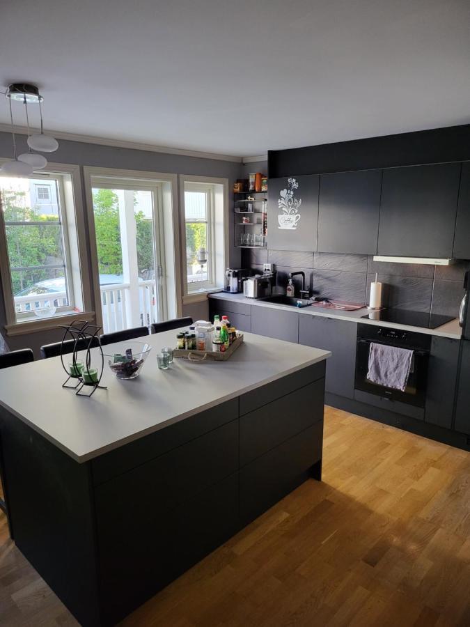 Apartament Sentrumsleilighet Med Gratis Parkering Til Leie Arendal Zewnętrze zdjęcie